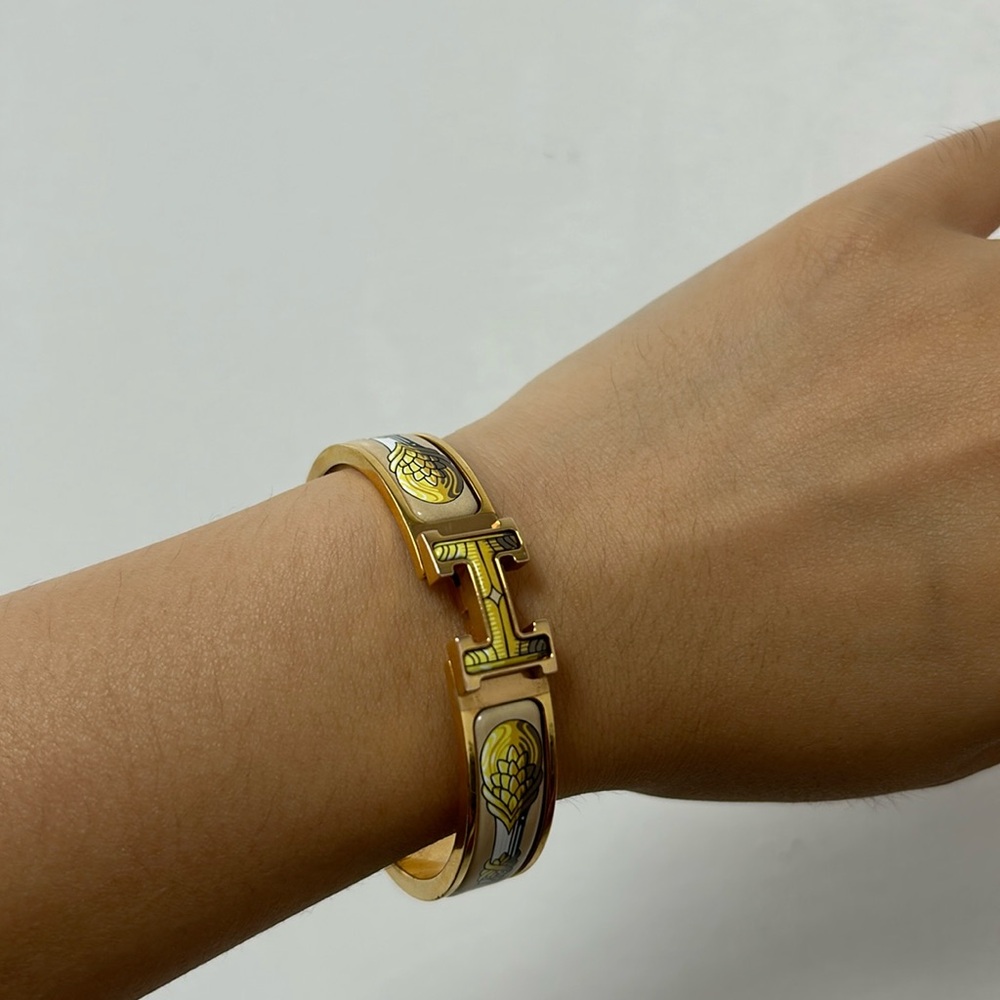 Hermes Kelly 2023-24 Clic H Enamel Bracelet